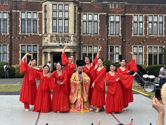 傳承與歡聚：伊麗莎白女王男校452周年校慶盛典熱鬧登場 